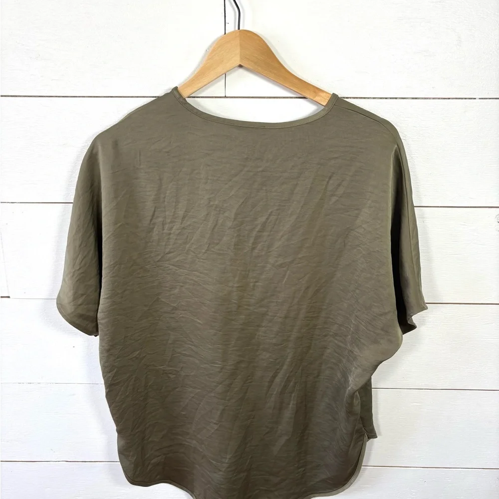 DKNY Olive Green V-Neck Satin Blouse Short Sleeve Size Small